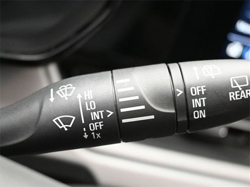 Used 2025 Chevrolet Trax LS image 28