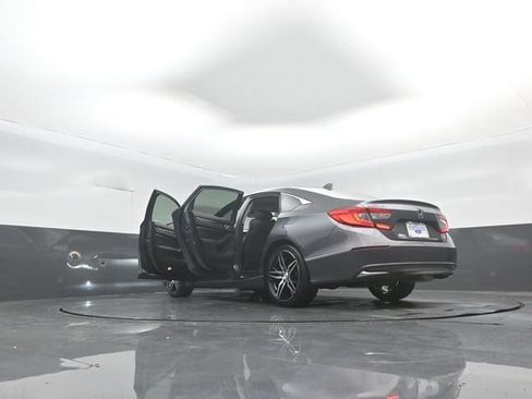 Used 2021 Honda Accord Touring image 40