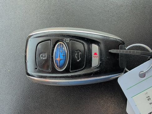 Used 2017 Subaru Outback 2.5i Limited AWD/4WD image 18