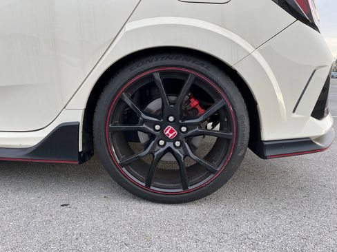 Used 2018 Honda Civic Type R image 10