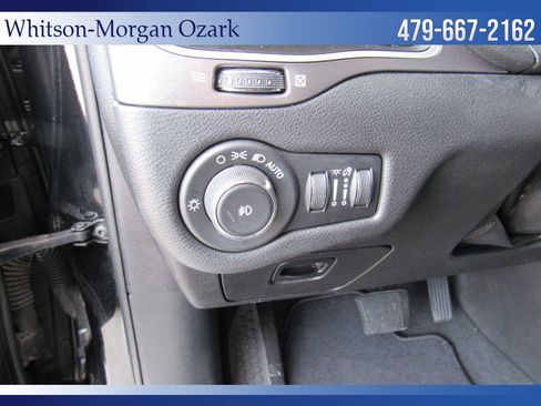 Used 2019 Jeep Cherokee Latitude Plus FWD image 35