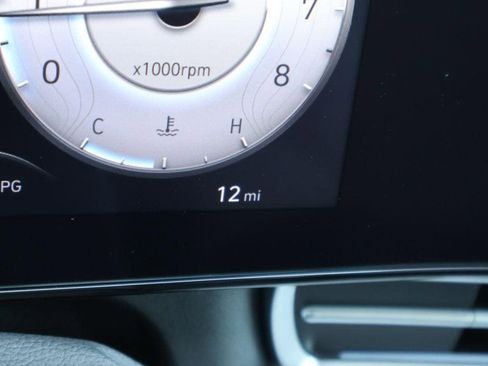 New 2026 Hyundai Elantra Limited image 32