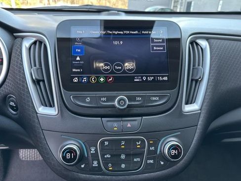 Used 2024 Chevrolet Malibu LT image 17