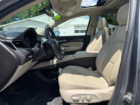 Used 2019 Buick Enclave Essence AWD/4WD image 18