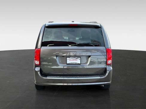 Used 2016 Dodge Grand Caravan SXT FWD image 6