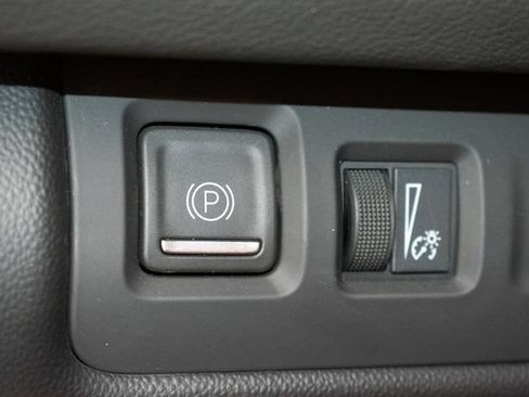 Used 2025 Cadillac XT4 Sport AWD/4WD image 35