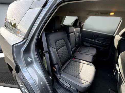 New 2025 Nissan Pathfinder SV w/ Black Appearance Package image 9