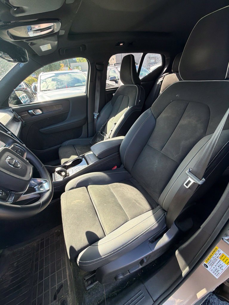 Certified 2023 Volvo XC40 Recharge Ultimate w/ Protection Package Premier AWD/4WD image 13