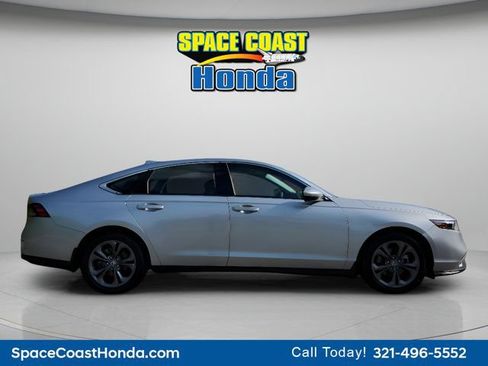 Used 2023 Honda Accord EX image 11