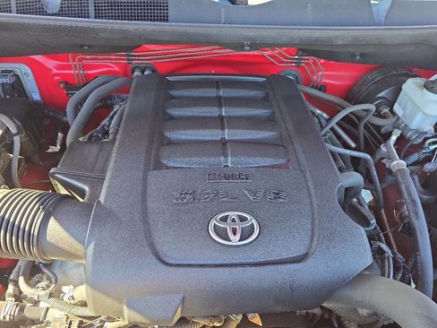 Used 2015 Toyota Tundra SR5 w/ TRD Off Road Package AWD/4WD image 47