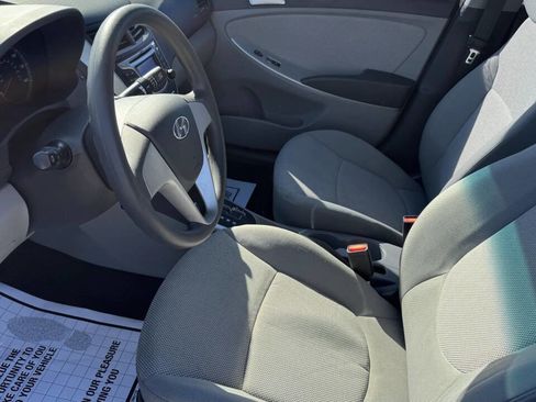 Used 2013 Hyundai Accent GLS image 11