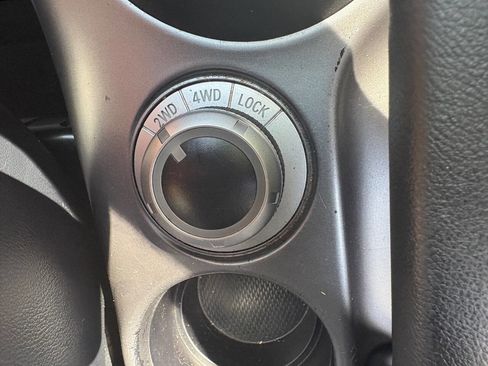 Used 2007 Mitsubishi Outlander XLS image 22