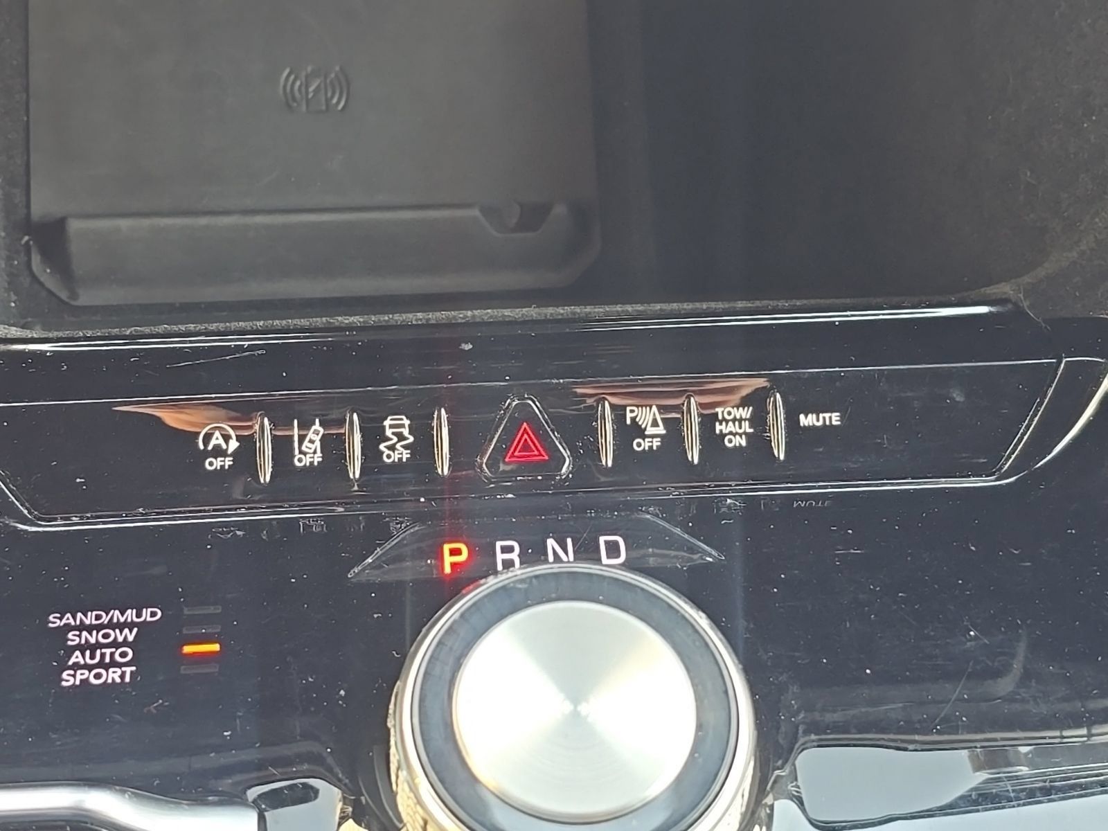 Used 2025 Jeep Wagoneer 4WD image 25