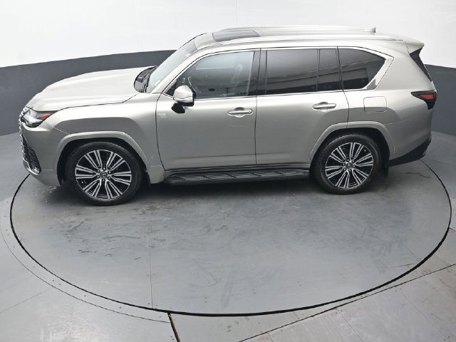 Used 2023 Lexus LX 600 4WD w/ Luxury Package image 46