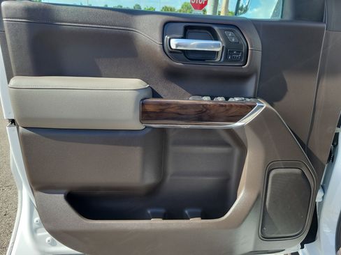 Used 2021 GMC Sierra 1500 SLT w/ SLT Premium Package image 18