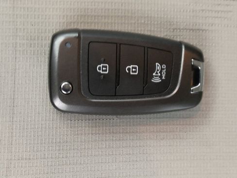 Used 2022 Hyundai Venue SEL FWD image 32