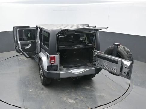 Used 2018 Jeep Wrangler Unlimited Sahara AWD/4WD image 66