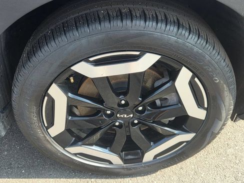 Used 2024 Kia Telluride EX w/ EX Captain's Chair Package AWD/4WD image 8