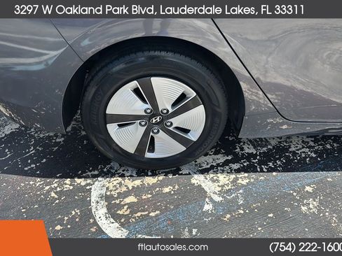 Used 2018 Hyundai Ioniq Blue FWD image 15