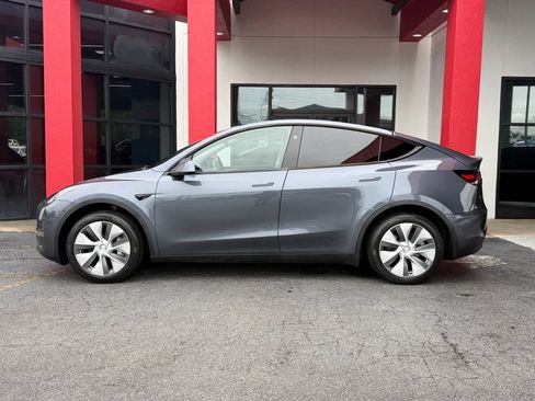 Used 2023 Tesla Model Y Long Range AWD/4WD image 5