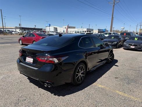 Used 2023 Toyota Camry SE FWD image 3