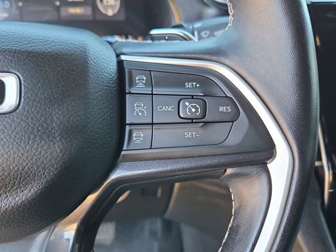 Used 2022 Jeep Grand Cherokee L Laredo image 27