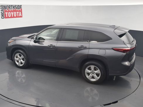 Used 2021 Toyota Highlander LE image 21