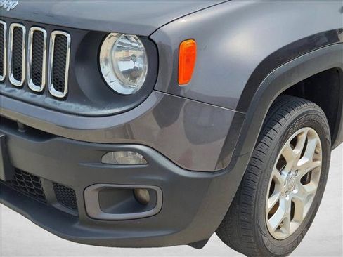 Used 2017 Jeep Renegade Latitude w/ Cold Weather Group AWD/4WD image 12