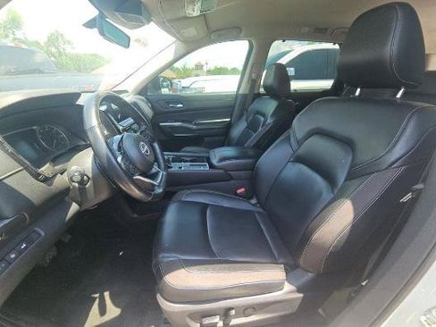 Used 2023 Nissan Pathfinder SL FWD image 4