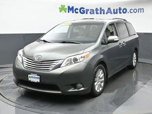 Used 2013 Toyota Sienna XLE image 24