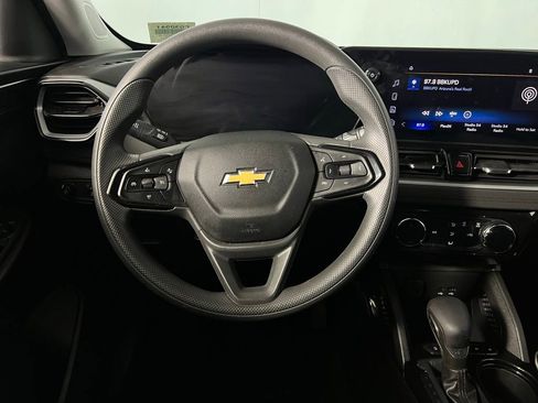 Used 2025 Chevrolet TrailBlazer LT image 12