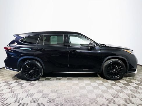 Certified 2025 Toyota Highlander XSE AWD/4WD image 9