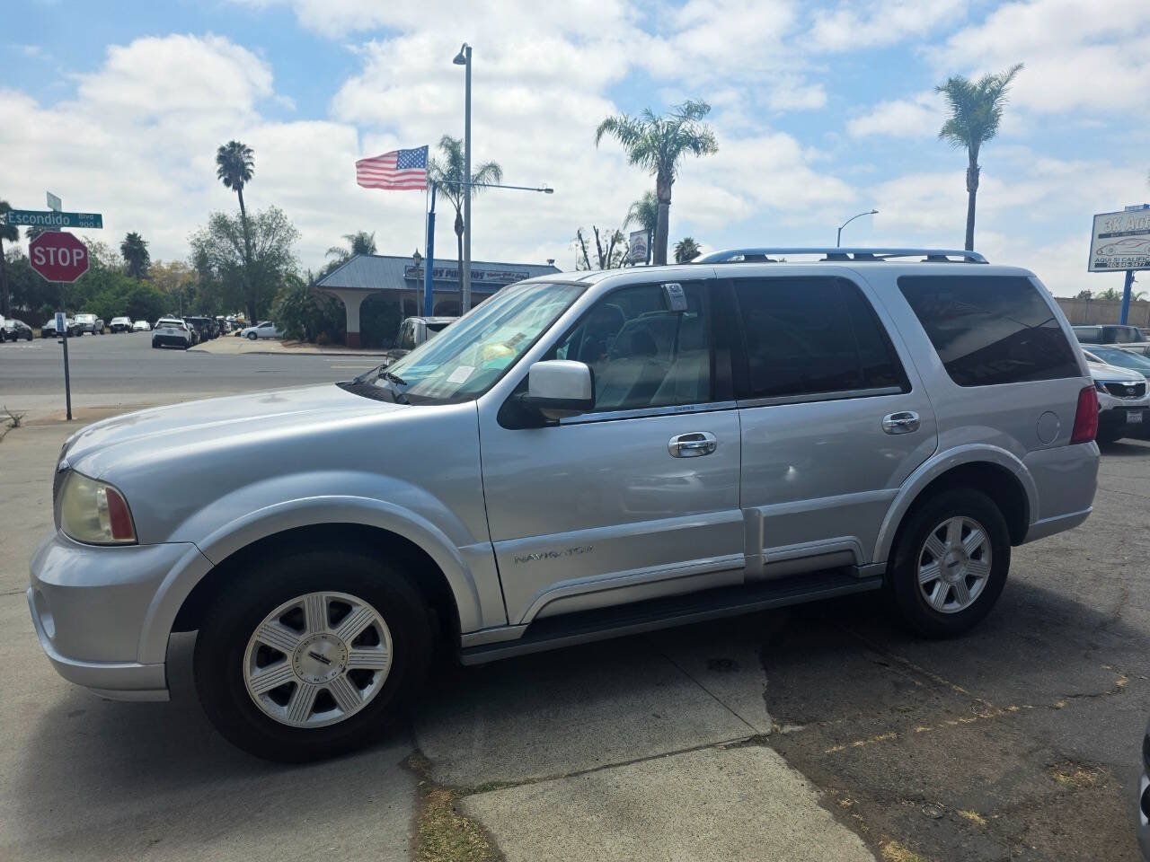 Used 2004 Lincoln Navigator Luxury AWD/4WD image 5