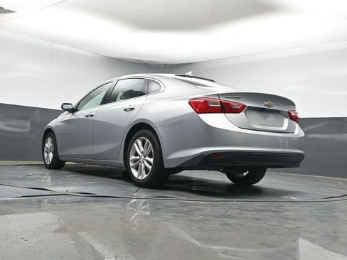 Used 2018 Chevrolet Malibu LT image 12