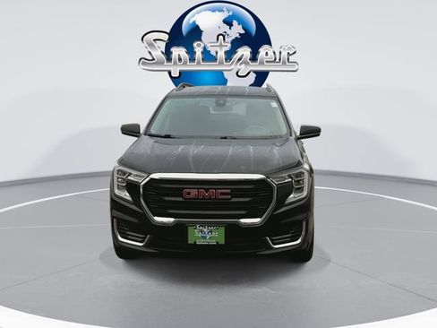Used 2023 GMC Terrain SLE w/ Driver Convenience Package image 4