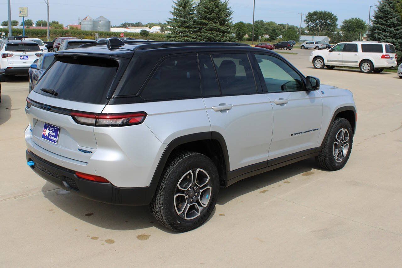 Used 2022 Jeep Grand Cherokee Trailhawk w/ Luxury Tech Group III AWD/4WD image 5