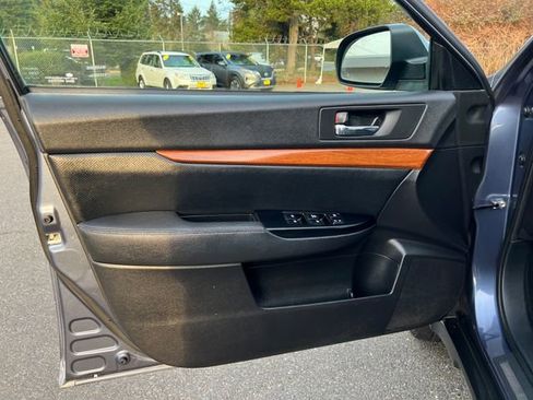 Used 2014 Subaru Outback 2.5i Limited image 16