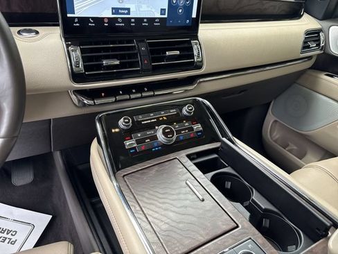 Certified 2022 Lincoln Navigator Reserve AWD/4WD image 20