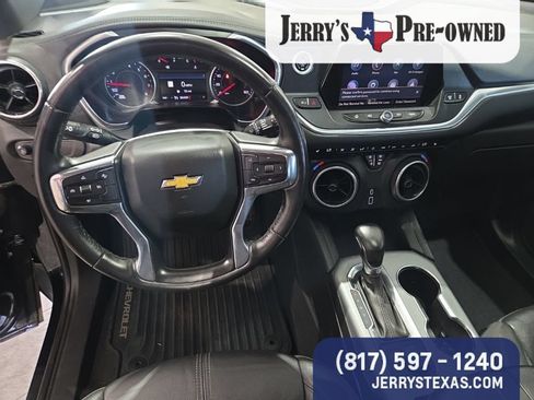 Used 2022 Chevrolet Blazer LT w/ Sound & Technology Package FWD image 8