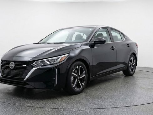 Used 2025 Nissan Sentra SV image 3