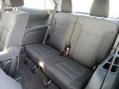 Used 2023 GMC Acadia SLE w/ Driver Convenience Package image 36