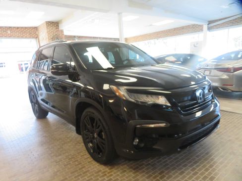 Used 2021 Honda Pilot Black Edition image 3