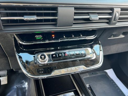 New 2026 Lincoln Corsair Premiere image 17