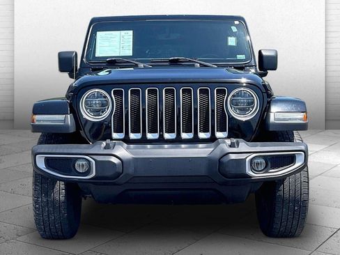 Used 2018 Jeep Wrangler Unlimited Sahara w/ Uconnect 4C Nav & Sound Group AWD/4WD image 2