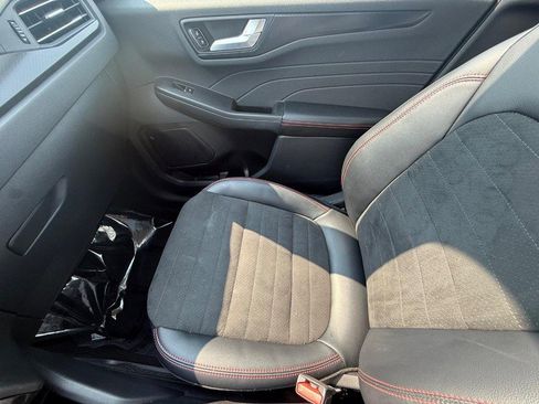 Certified 2022 Ford Escape SEL w/ SEL Stealth AWD Package image 26