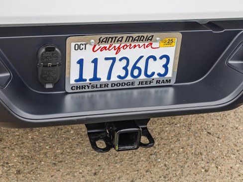 Used 2021 Jeep Gladiator Willys image 7