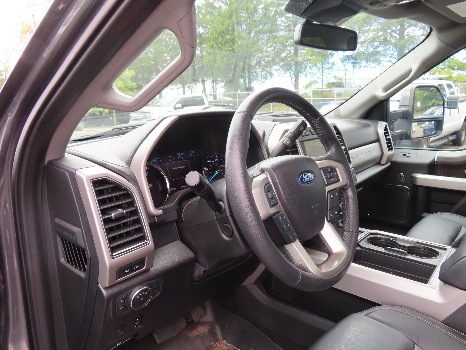 Used 2020 Ford F250 Lariat w/ Lariat Ultimate Package AWD/4WD image 14