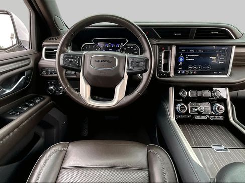 Used 2021 GMC Yukon XL Denali w/ LPO, Illumination Package AWD/4WD image 6