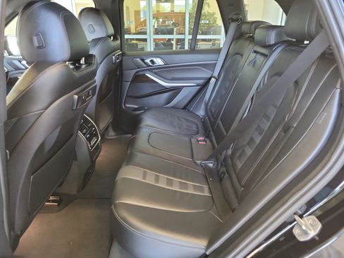 Used 2019 BMW X5 xDrive40i w/ Convenience Package AWD/4WD image 16