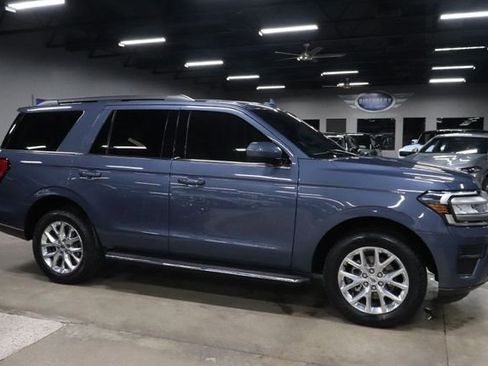 Used 2023 Ford Expedition XLT RWD image 5